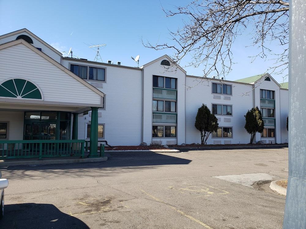 Travelodge By Wyndham Brooklyn Center Esterno foto